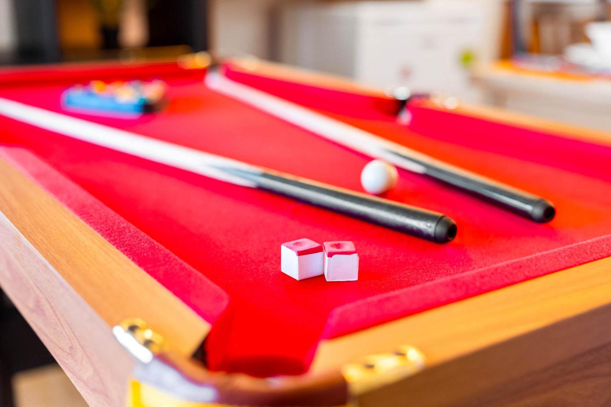 Central Flat Pool Table Balcony Шефилд Екстериор снимка